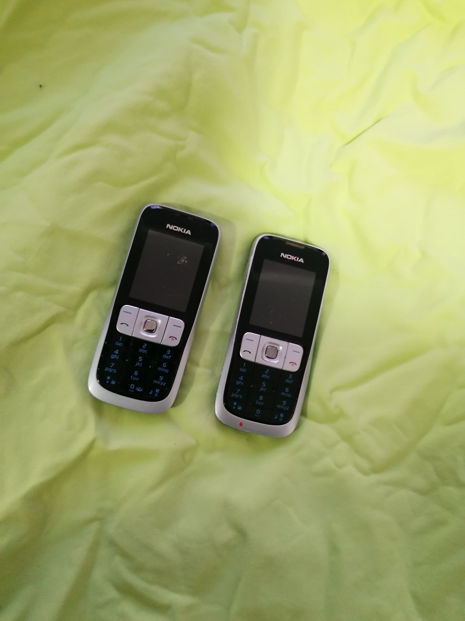 Vând Nokia 2630 liber de rețea trimit și prin curier sau posta