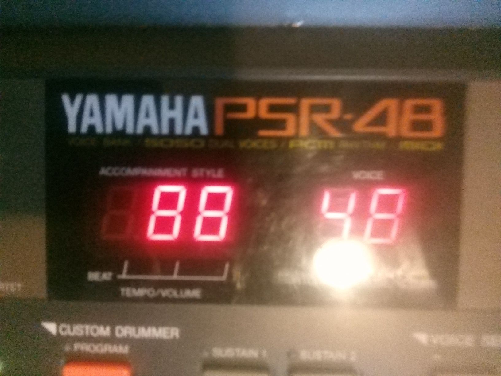 Yamaha psr 48  impecabila