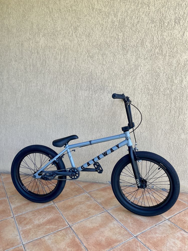 Vând Bicicleta Bmx Cult x Vans Gateway