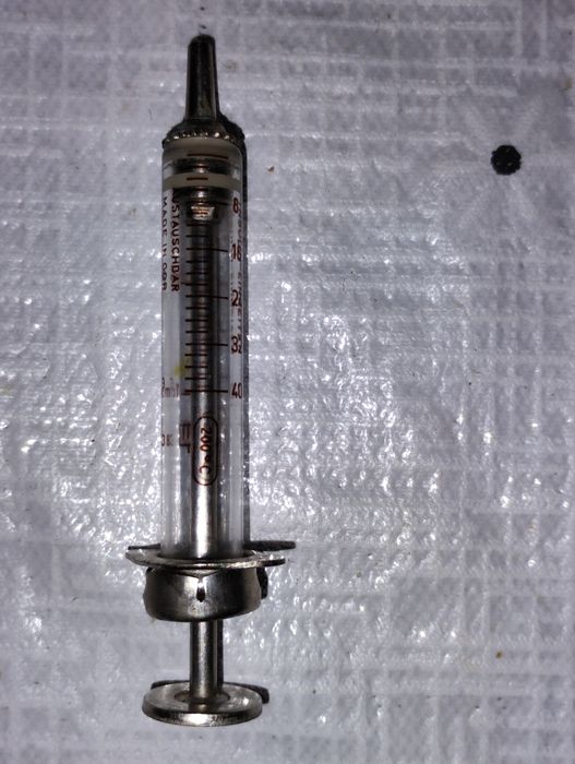 Стари стъклени спринцовки