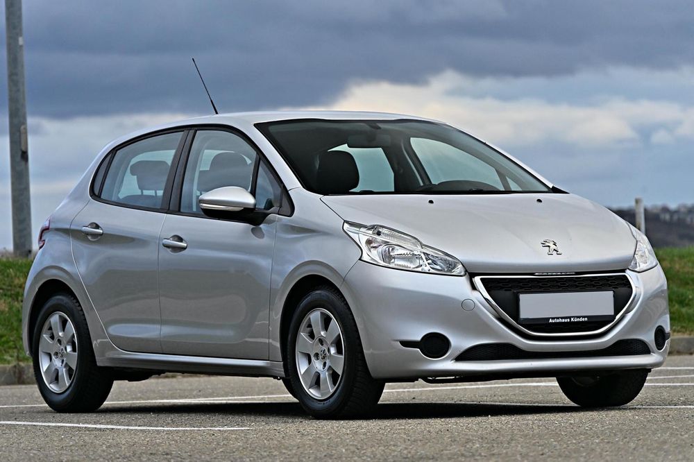 Peugeot 208 1.2 benzina
