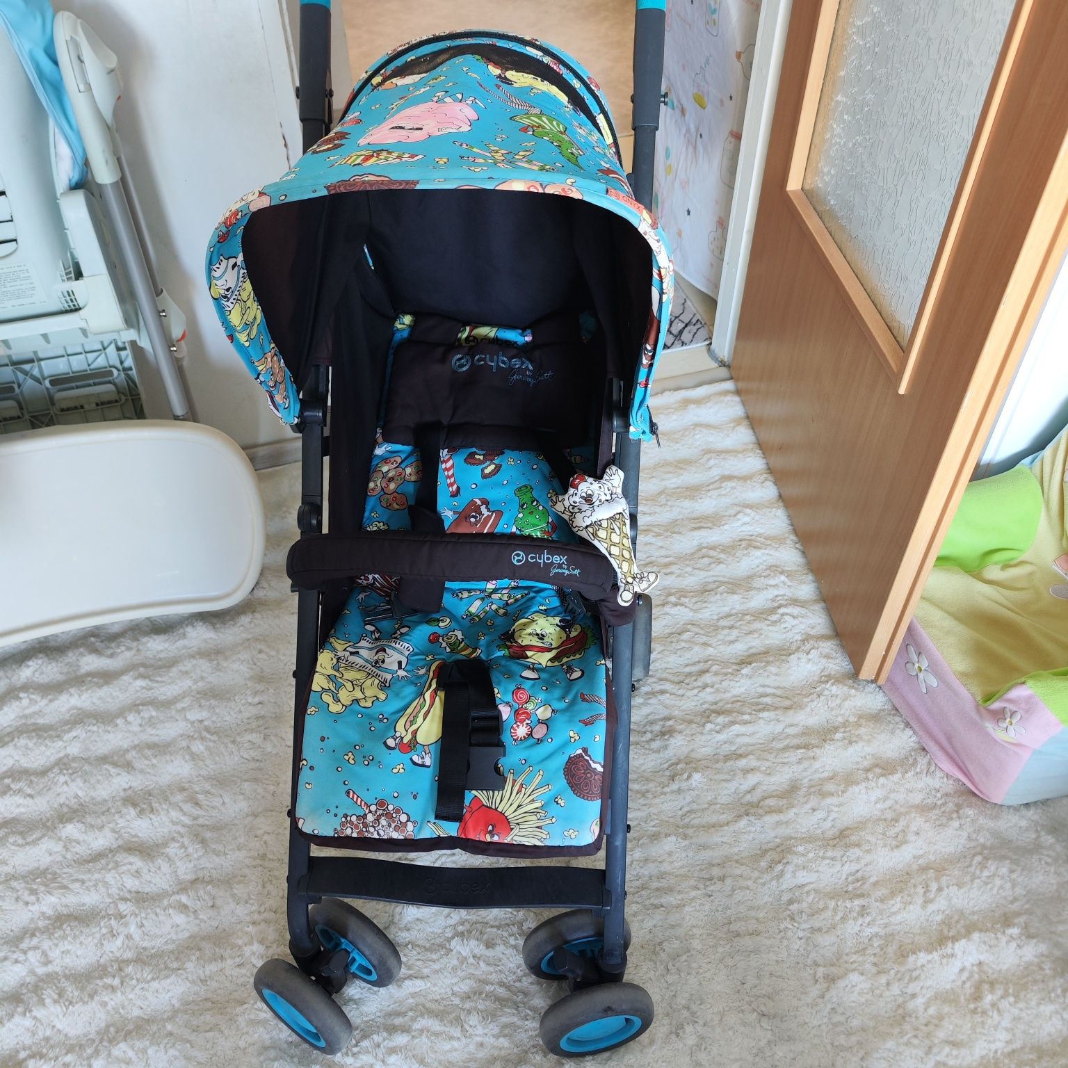 Продавам лятна количка ,,cybex jeremy scott"