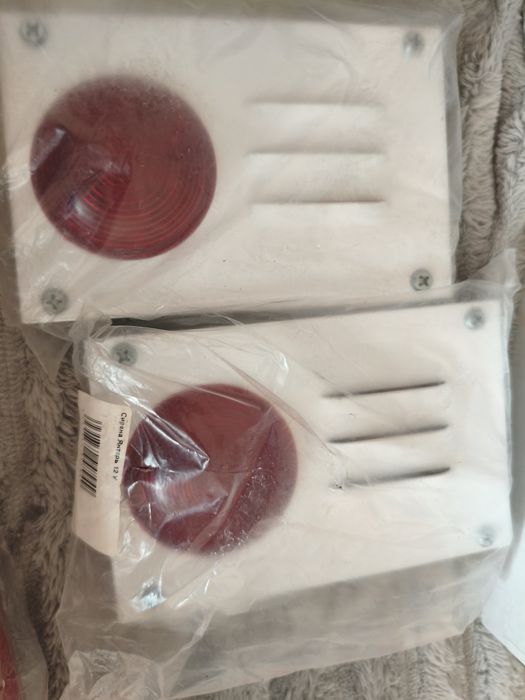 Сирена янтарь 12 у , две штуки