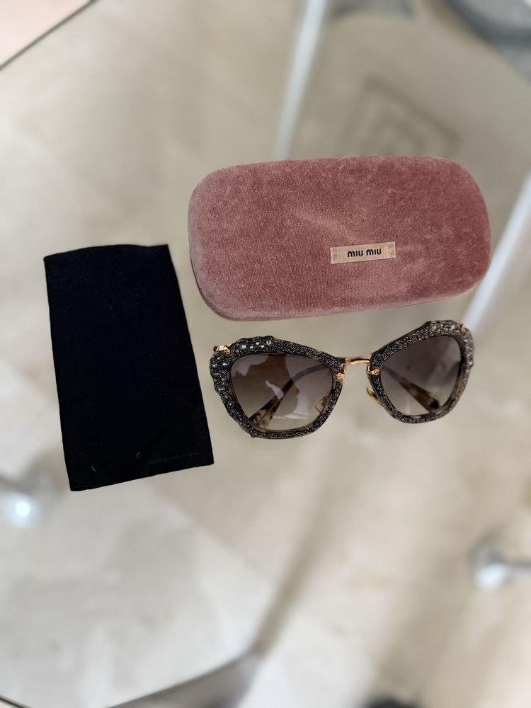 Miu Miu слънчеви очила с камъни