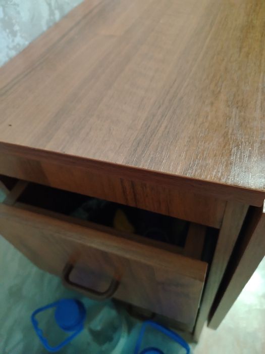 Продам стол тумба