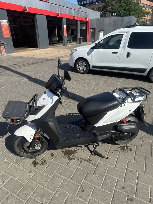 Kymco Agility Carry 50ccm aproape nou, 3800km, inmatriculat, acte zi