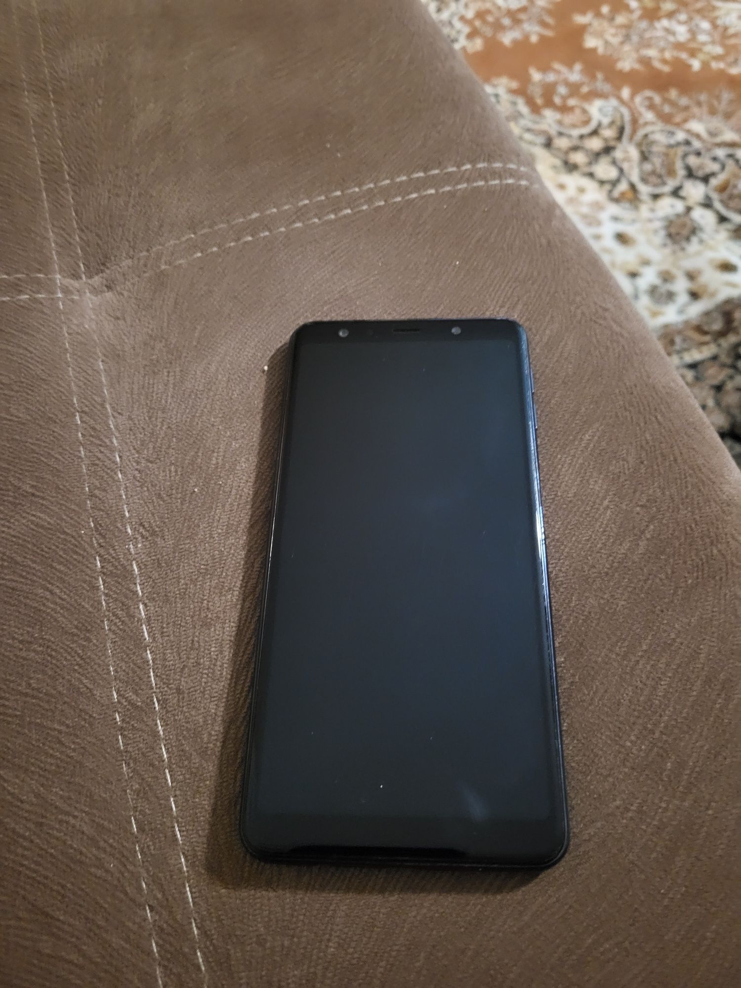 Телефон Samsung Galaxy A7 (2018)