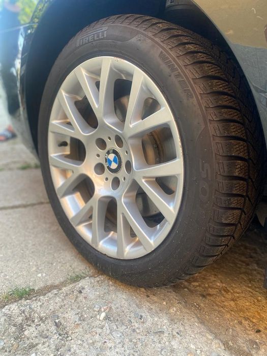Vând set jante aliaj originale BMW R18 echipate cu anvelope pirelli