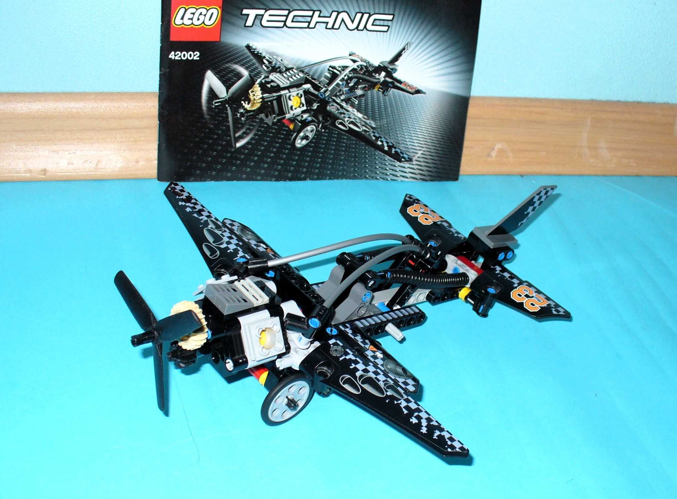 LEGO Technic 42002 Модел 2 в 1 Лодка на въздушна възглавница и самолет