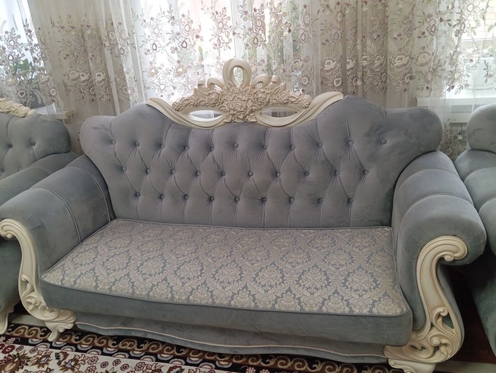 Продам диван в хорошем состоянии