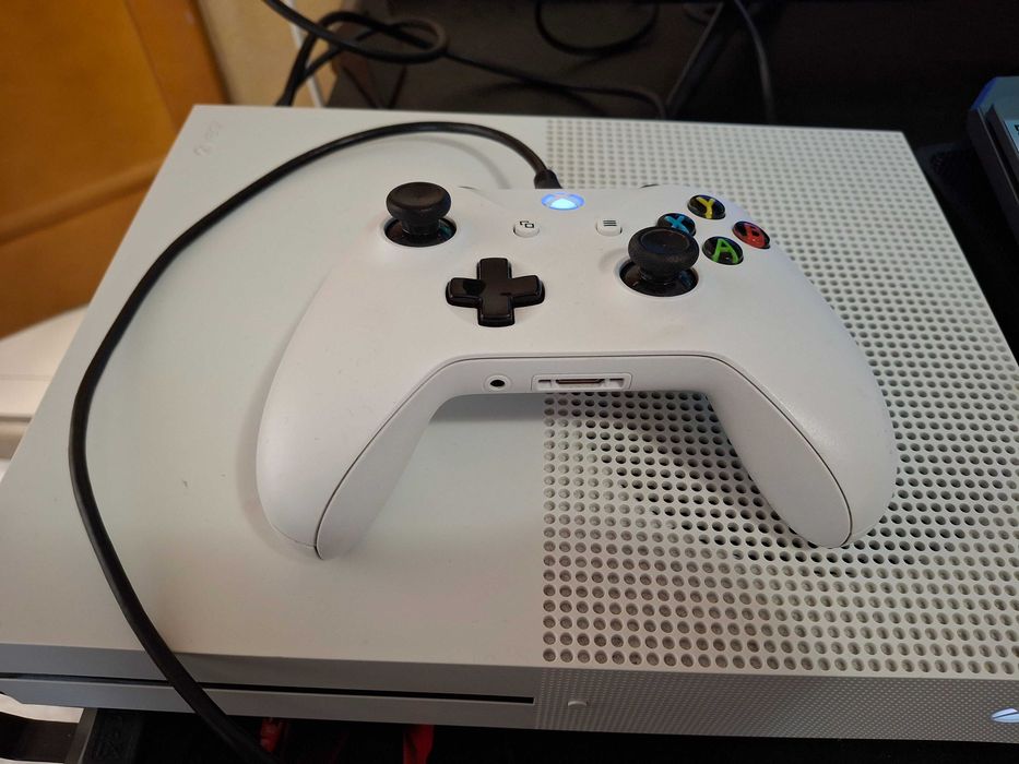 Xbox One S 781GB