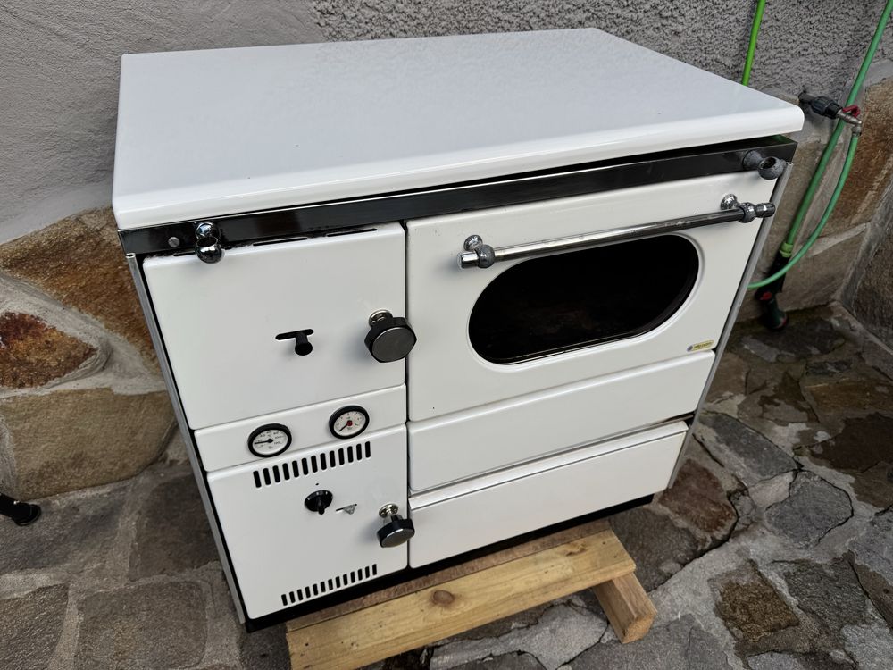 Сръбска печка с водна риза Alfa Plam 25 kW