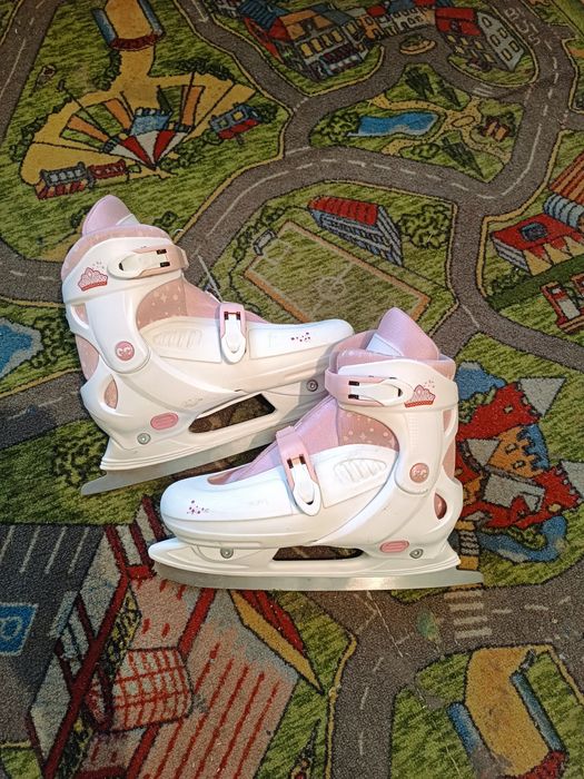 Продам коньки женские