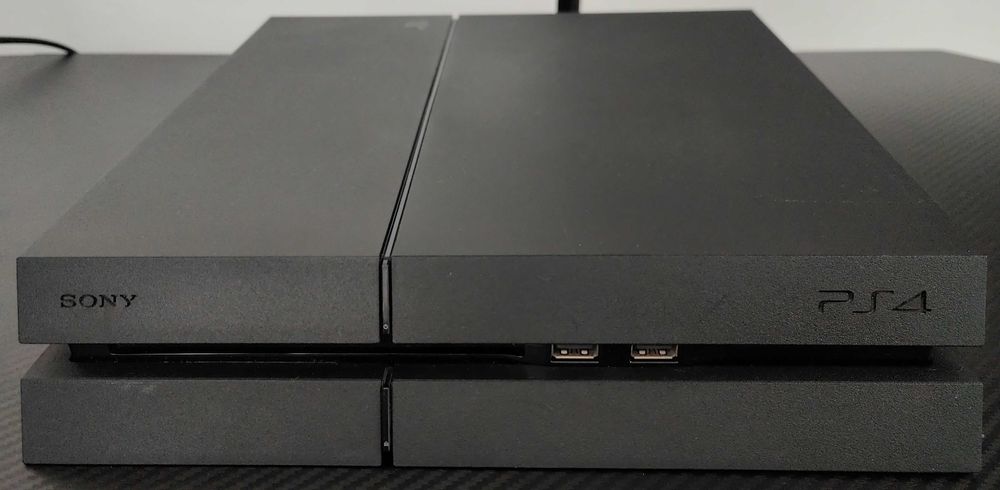 PlayStation 4 Hdd 1TB ,27 jocuri,maneta ,cabluri