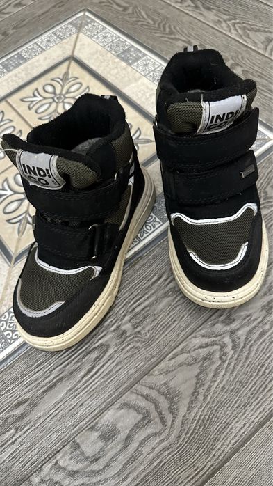 Продам детские зимние сапожки Indigo 28р 10000тг