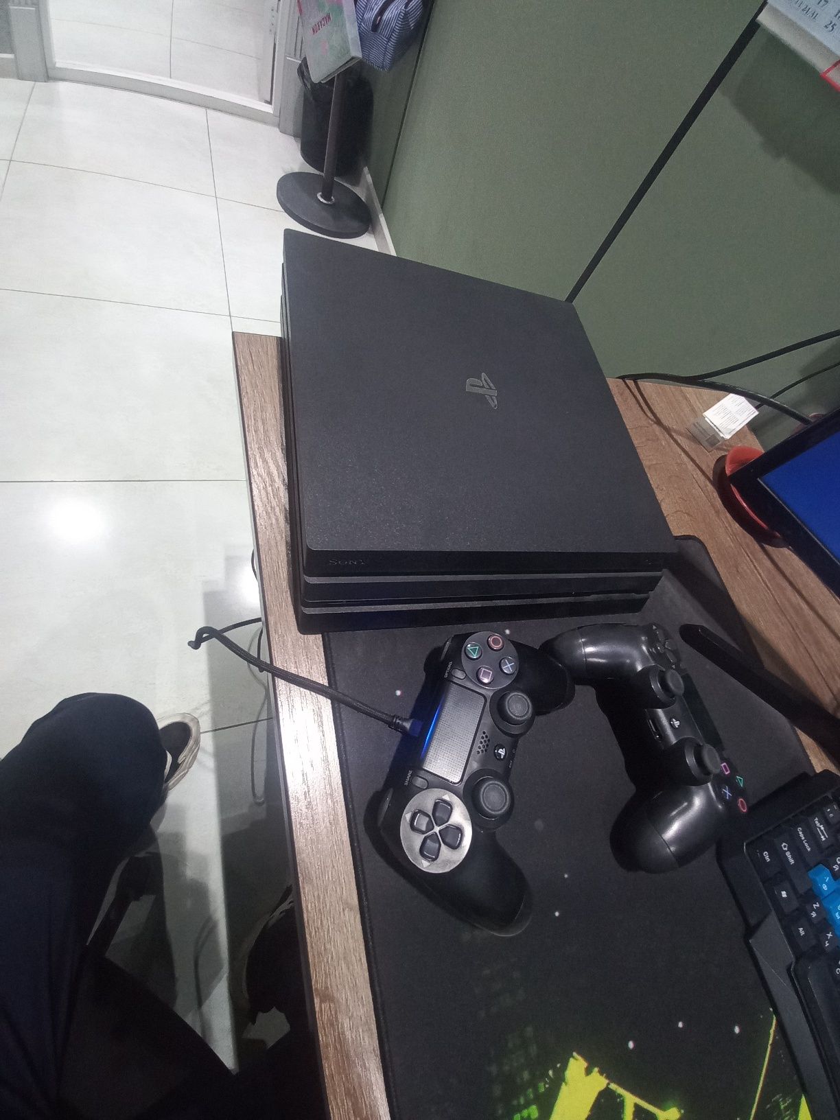 Playstation 4 pro 1tb