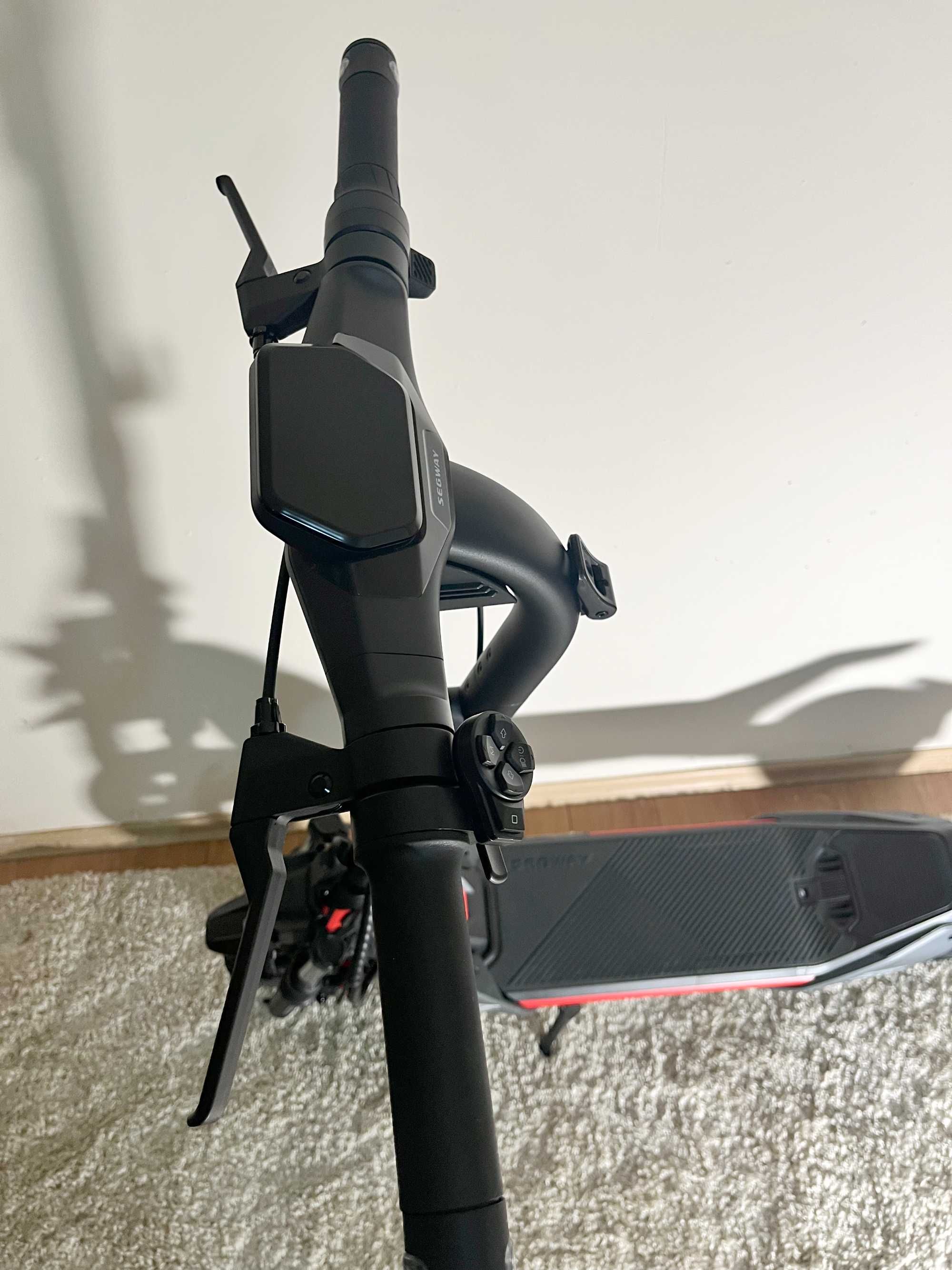 Електрическа тротинетка SEGWAY KICK SCOOTER ZT3 PRO