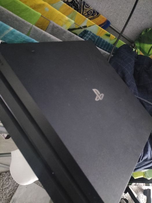 Продам Playstation 4 1тб
