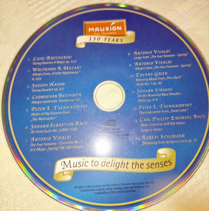 Продавам CD -та, различна музика