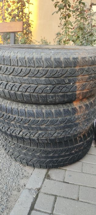Шины на 225/65/17. Стояли на рав4