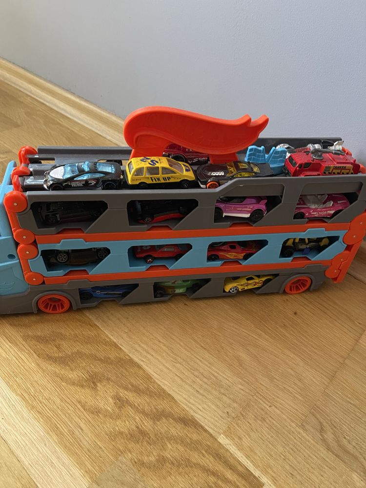 HOT WHEELS TRUCKS 20бр метални колички