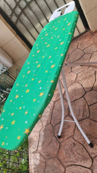 Masa de călcat  ca nouă