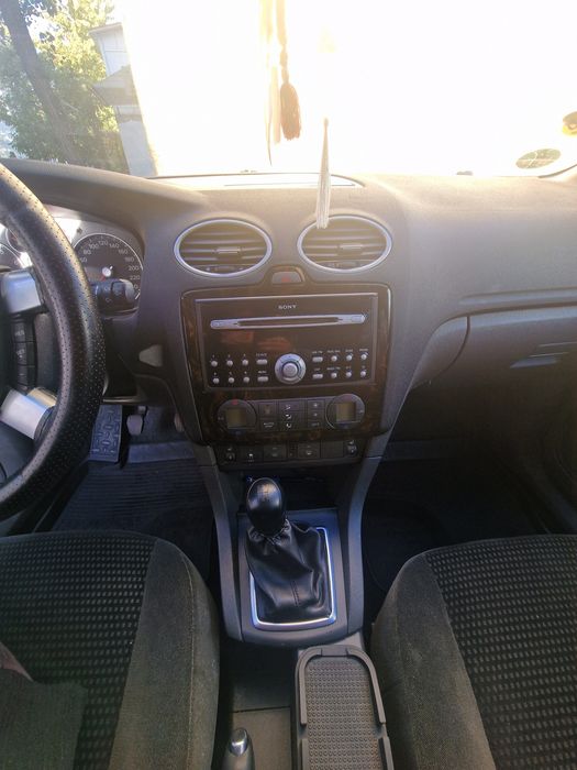 Vând Ford focus 2