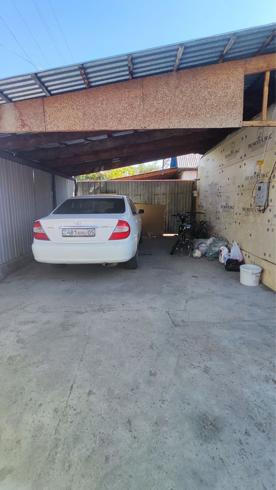 Продам дом в центре Есика