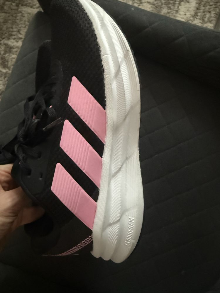 Дамски маратонки adidas и Reebok