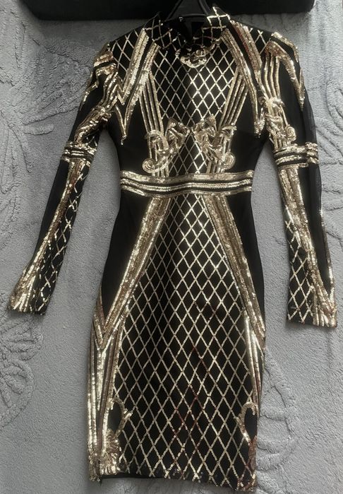 Продам плотное корсленое платье