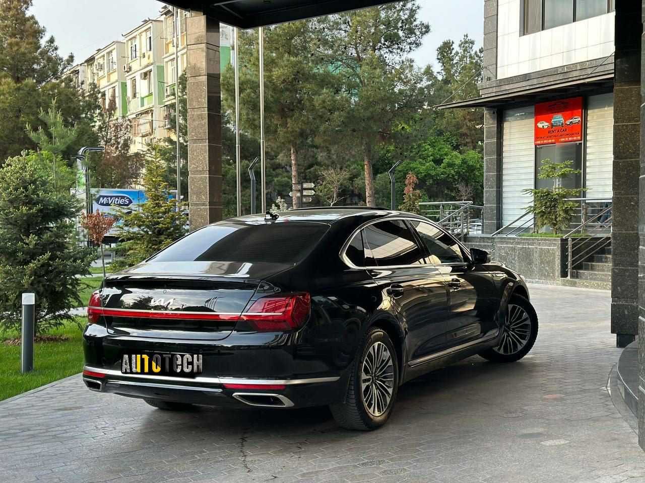 Автомобиль KIA K9