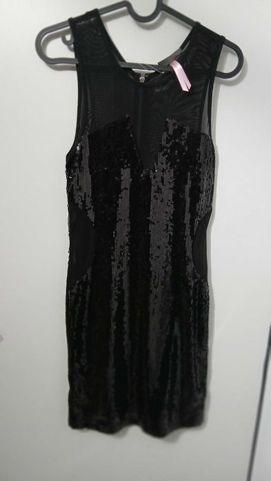 Lipsy London черна мини рокля с пайети и мрежа