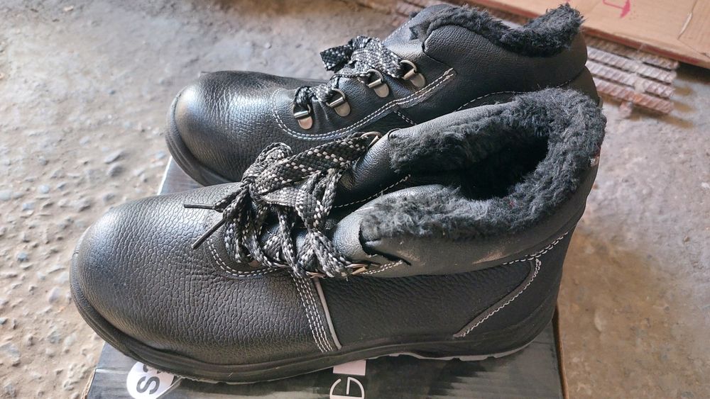 Зимняя рабочая обувь новая