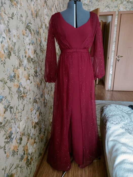 Стильное вечернее платье