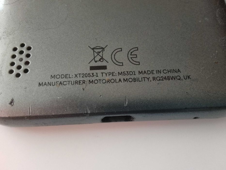 Моторола E6s - 32 GB/12 mp) в отлично състояние (+кабел +кейс)