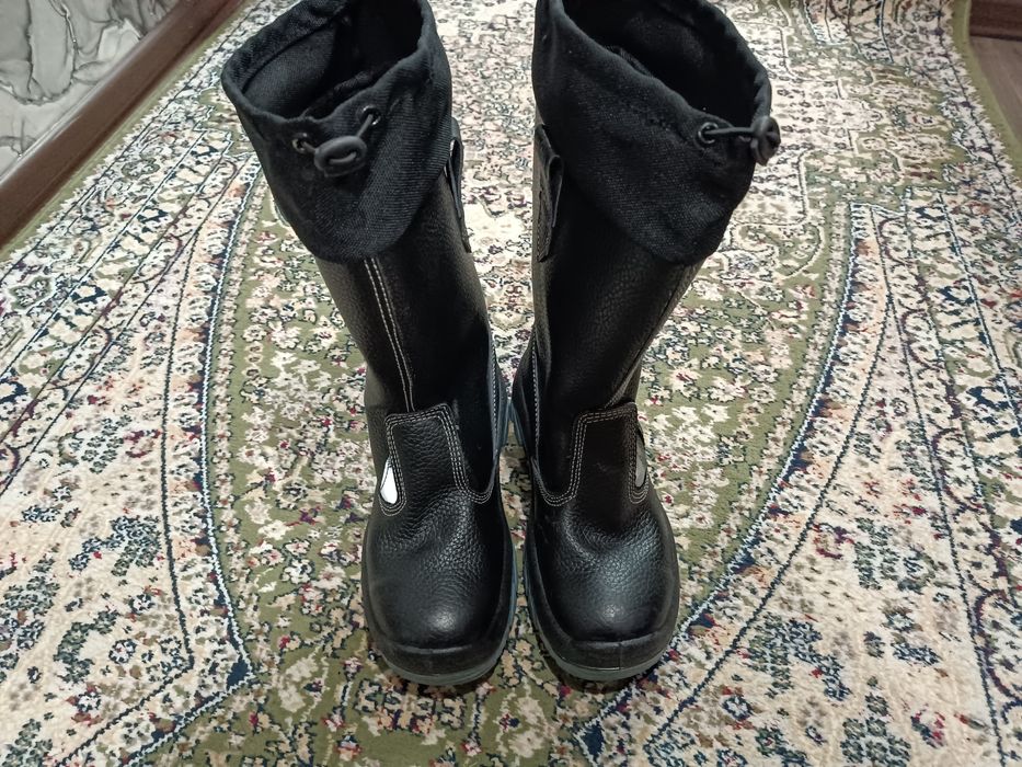 Продам зимние керзовые сапоги