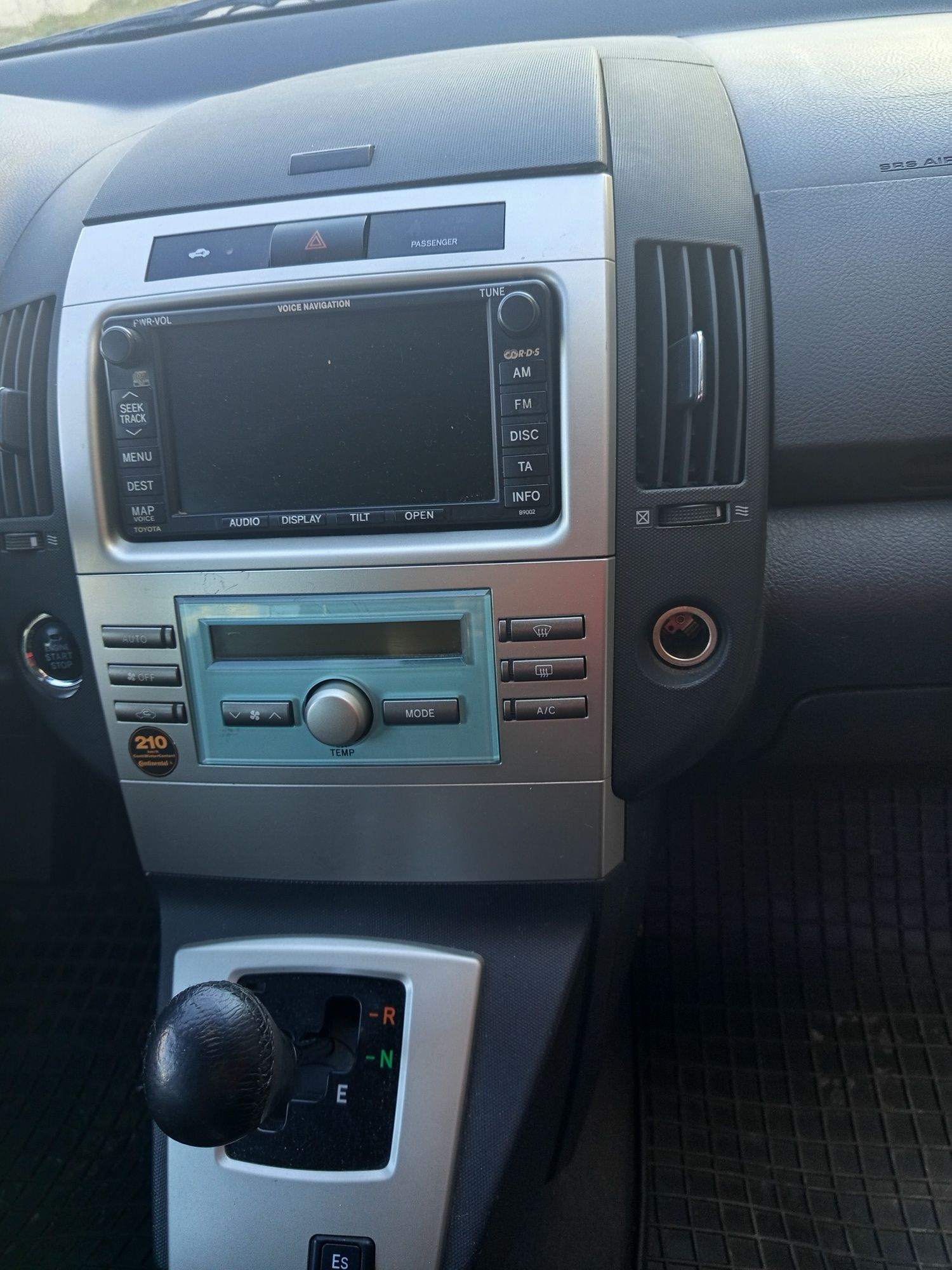 Toyota Corolla verso 1,8, бензин/газ, 129 к.с., автомат, 7 места, 2005