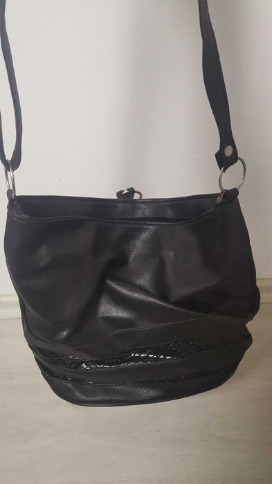 Poșetă de umăr în stare buna