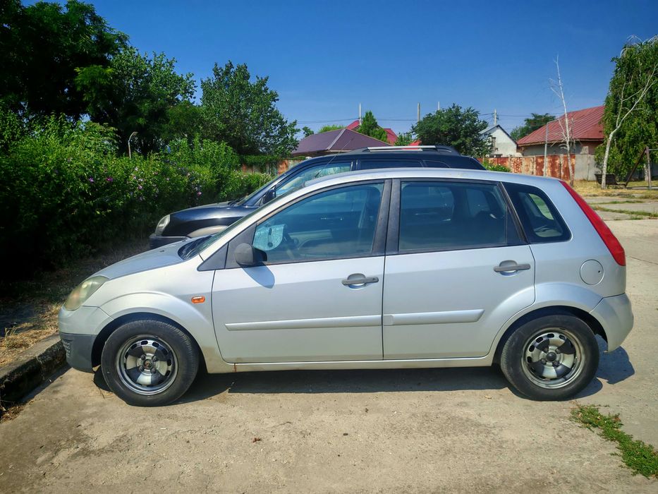 Vând  FORD FIESTA V – 1.25 benzină, 2007, EURO 4, oportunitate RABLA