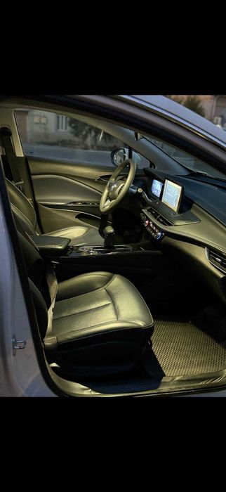 BUICK VELITE 6 сотилади (15.500)