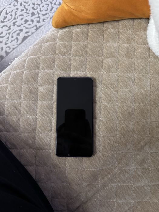 Продам Samsung S21 5G