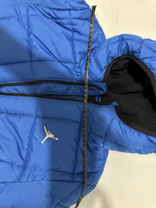 Geaca noua Jordan Nike