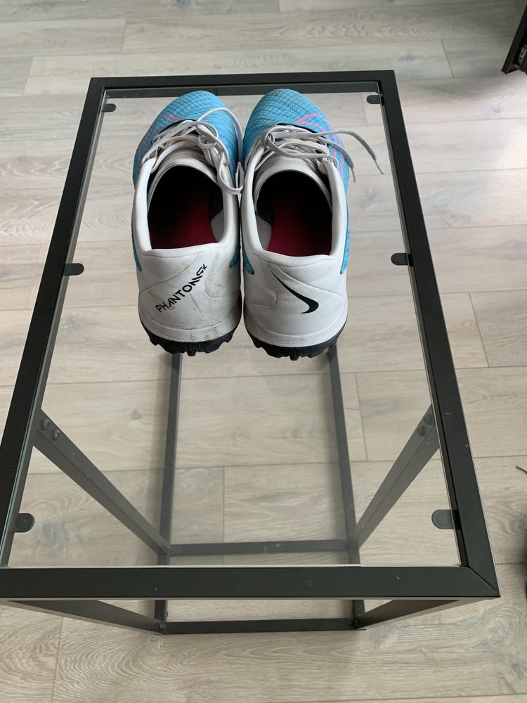 Спортни обувки Nike . Размер 45,5 ; 29,5 см . Цена 30 лв .