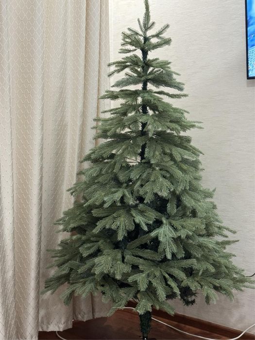 Продам голубую елка литая