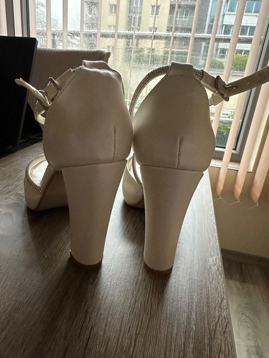 Официални обувки