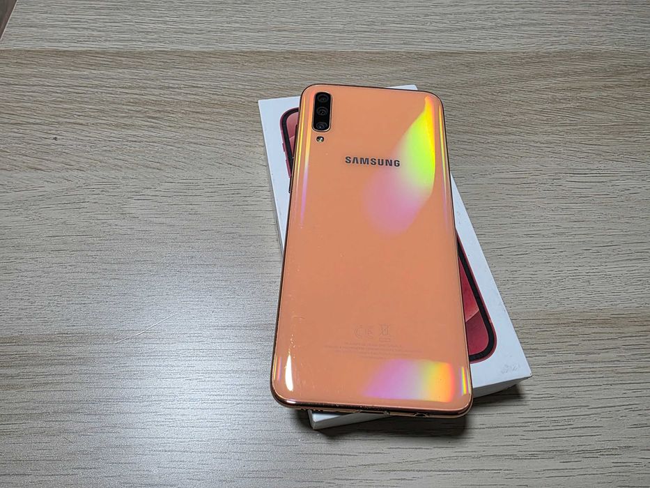 Samsung A70 128gb 6gb ram