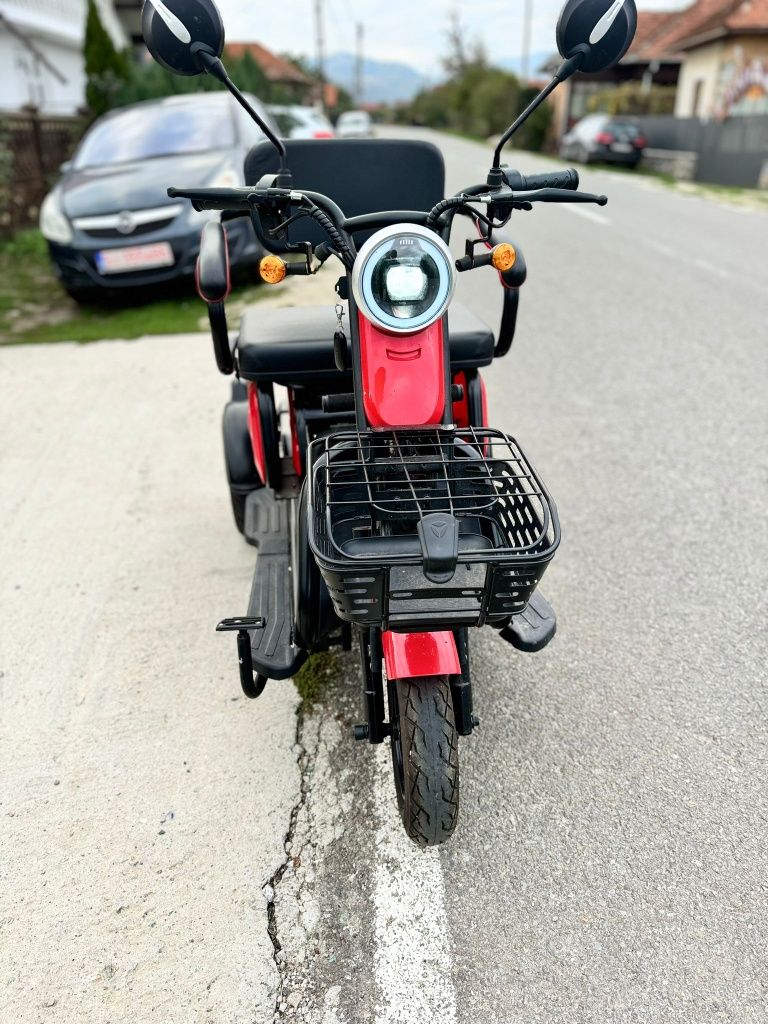 Vând tricicleta ztech tracțiune spate