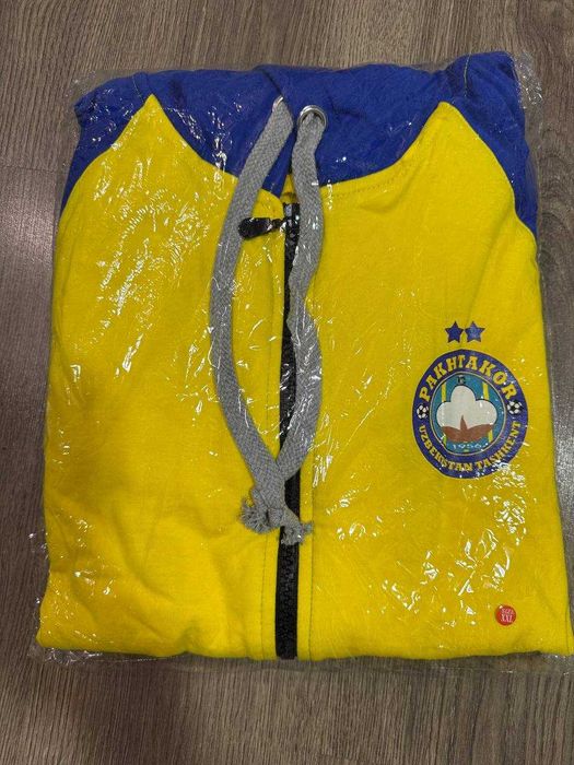 Толстовка, футболка  "PAKHTAKOR "