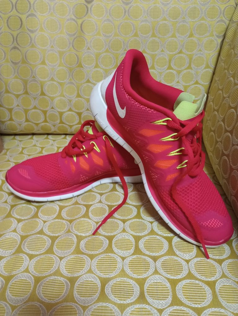 Дамски маратонки Nike 39