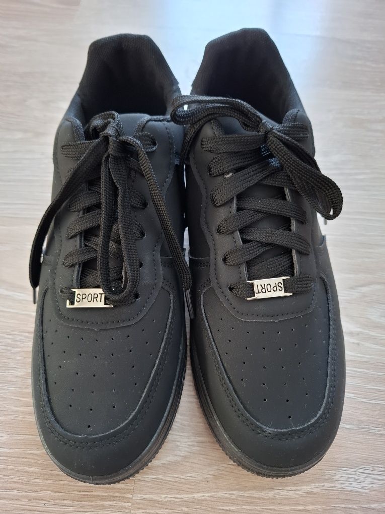 Кросовки новые 39 р-6500